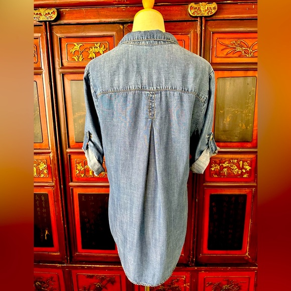 Anthropologie Cloth and Stone jean shirt Size M - Picture 2 of 3